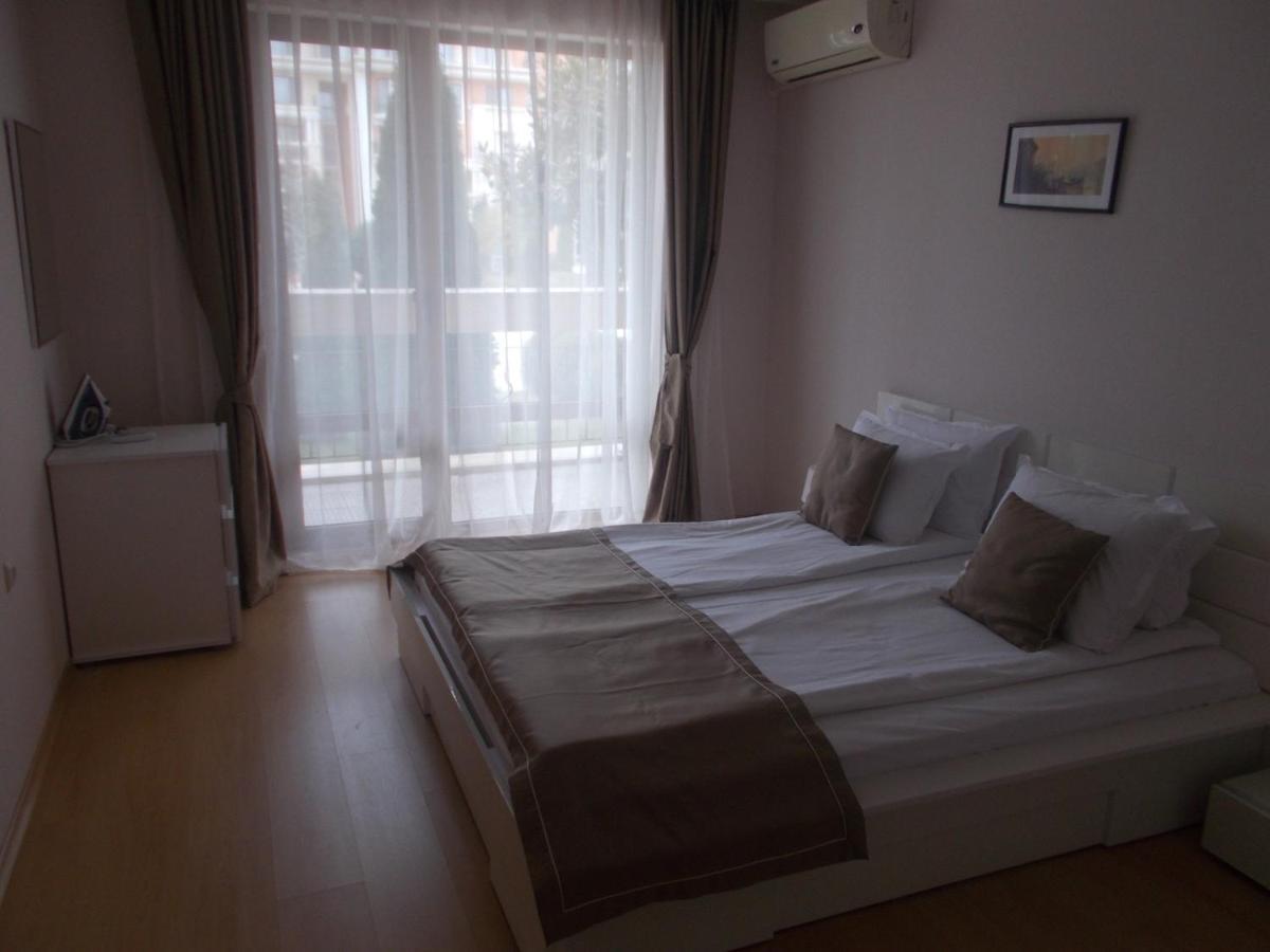 Private Apartment 49 In Prestige Fort Beach Hotel Sveti Vlas Exterior photo