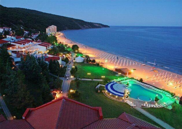 Private Apartment 49 In Prestige Fort Beach Hotel Sveti Vlas Exterior photo